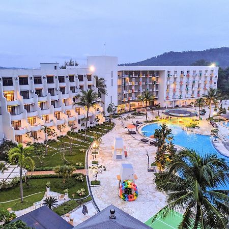 Harris Resort Batam Waterfront Sekupang Екстер'єр фото