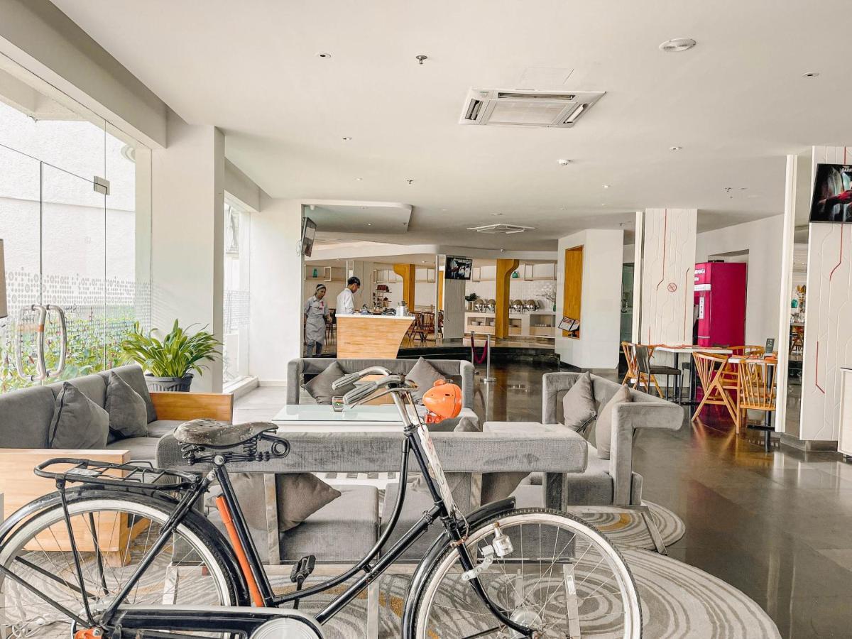 Harris Resort Batam Waterfront Sekupang Екстер'єр фото