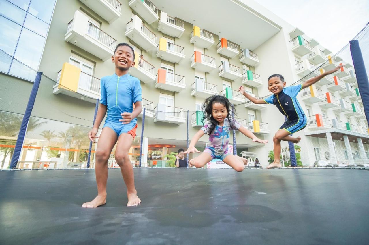 Harris Resort Batam Waterfront Sekupang Екстер'єр фото