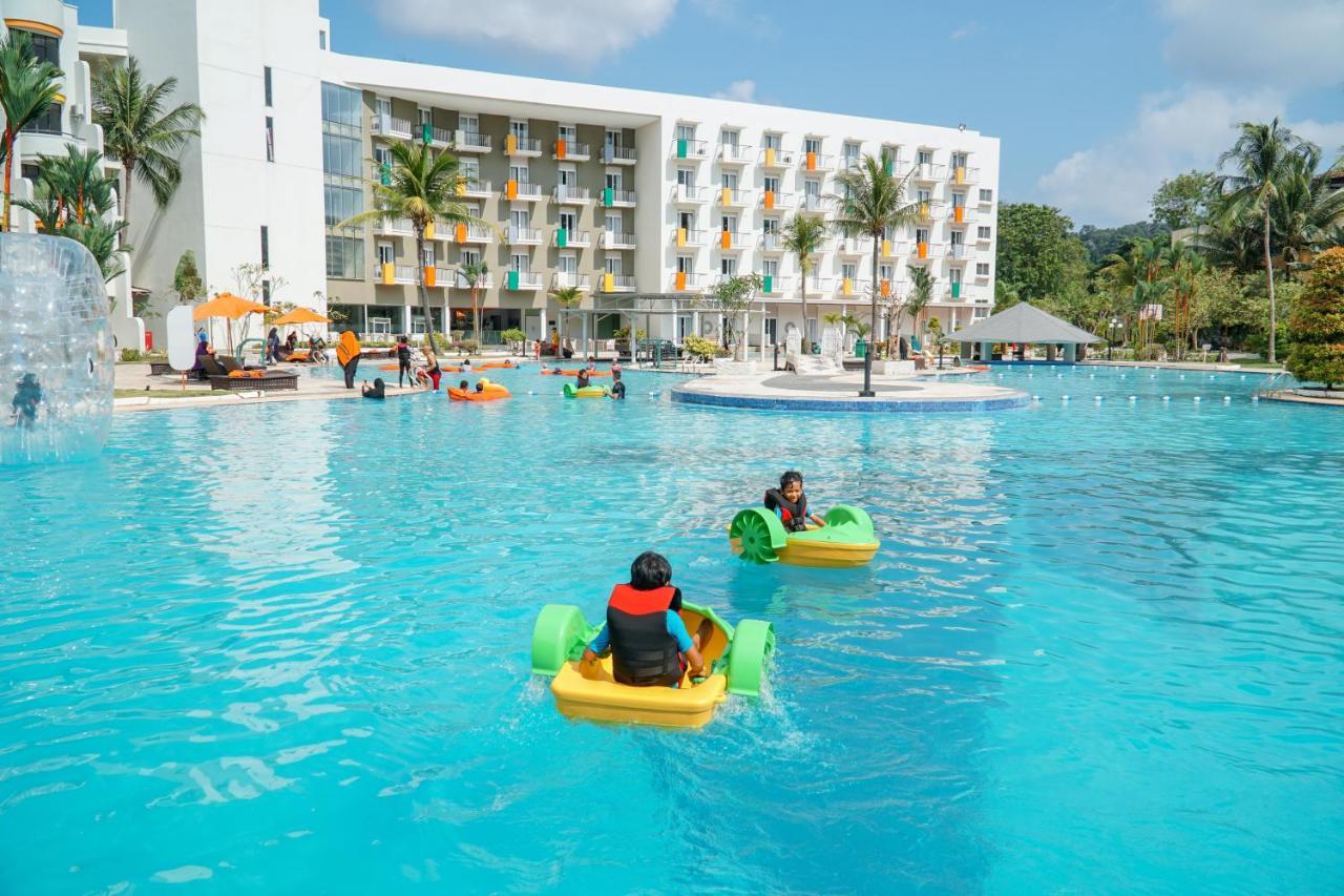 Harris Resort Batam Waterfront Sekupang Екстер'єр фото