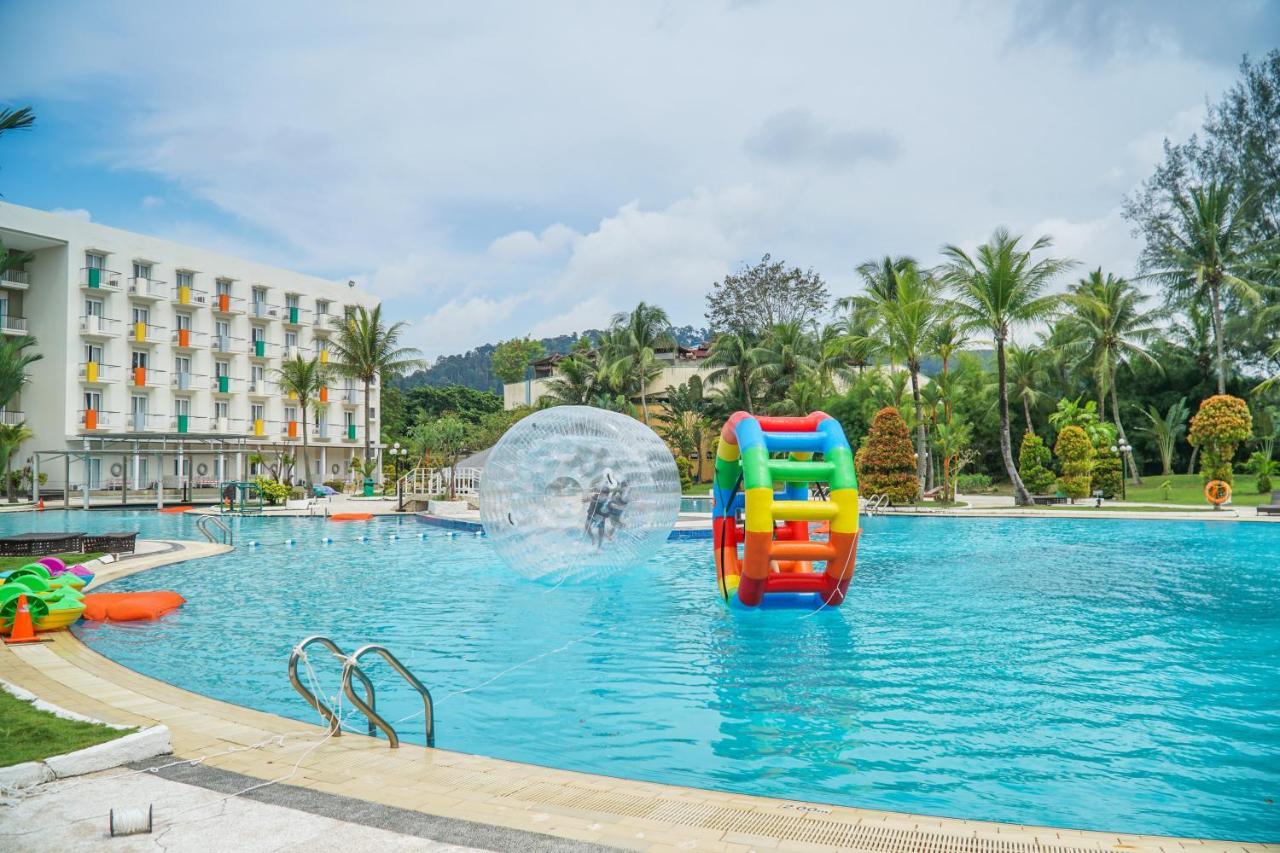 Harris Resort Batam Waterfront Sekupang Екстер'єр фото