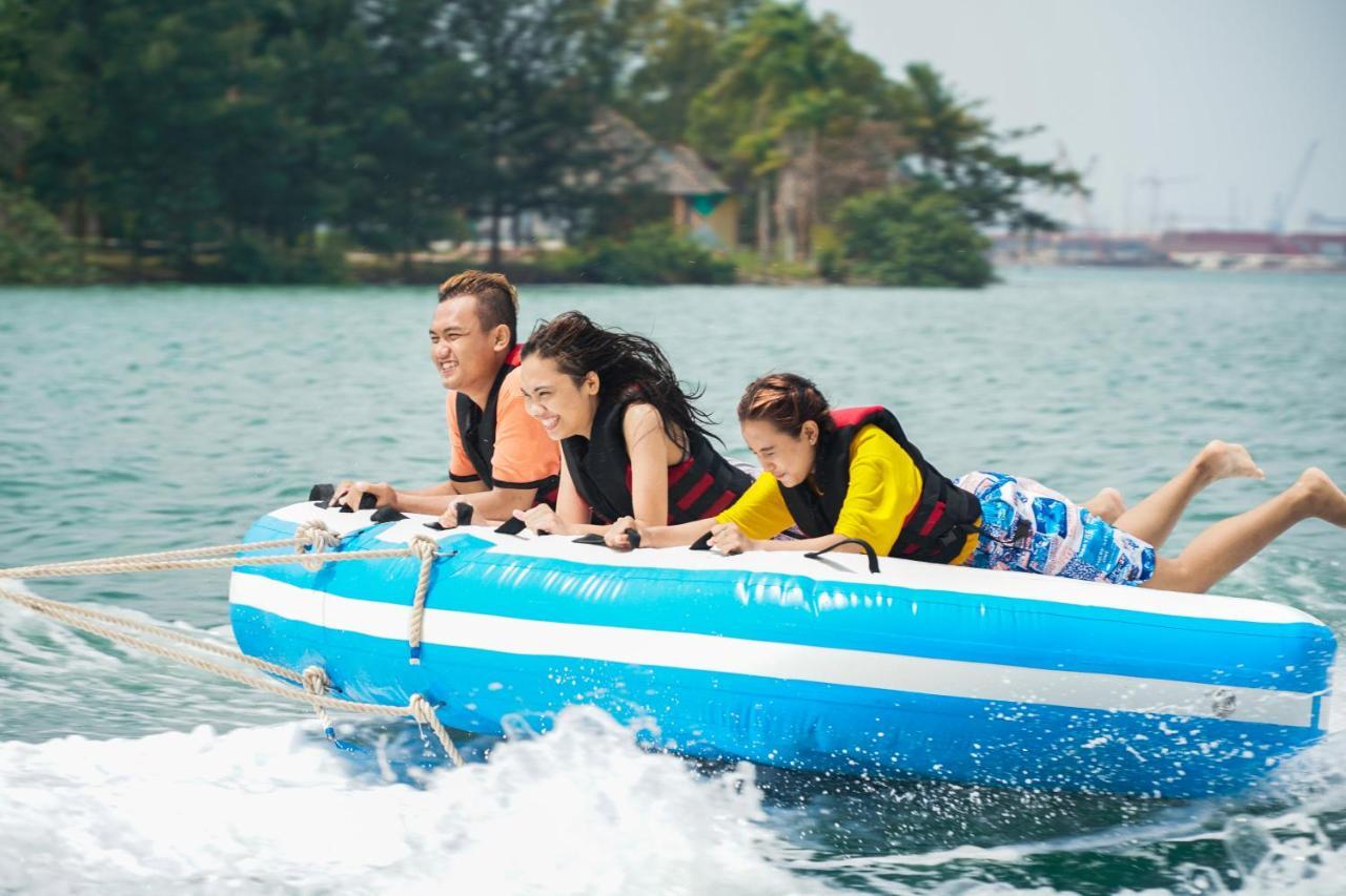 Harris Resort Batam Waterfront Sekupang Екстер'єр фото
