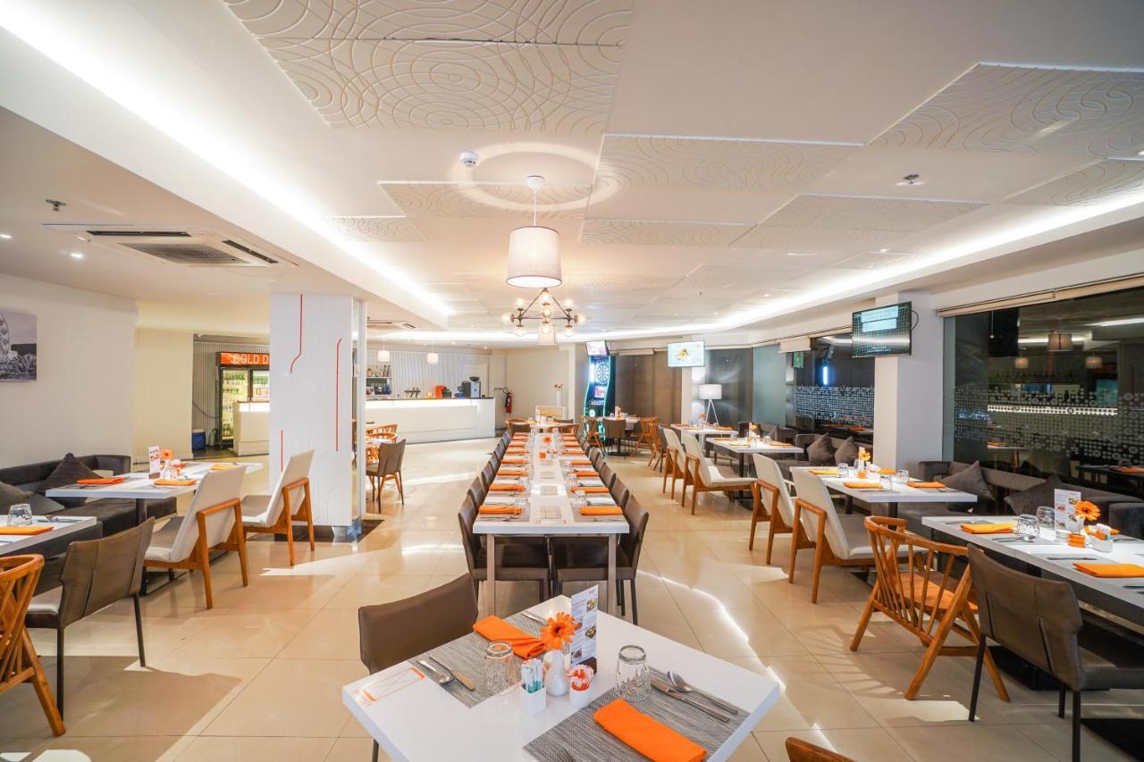Harris Resort Batam Waterfront Sekupang Екстер'єр фото