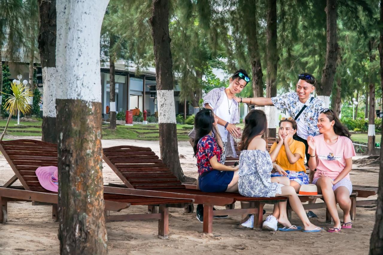 Harris Resort Batam Waterfront Sekupang Екстер'єр фото