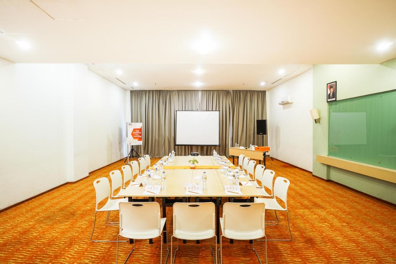 Harris Resort Batam Waterfront Sekupang Екстер'єр фото