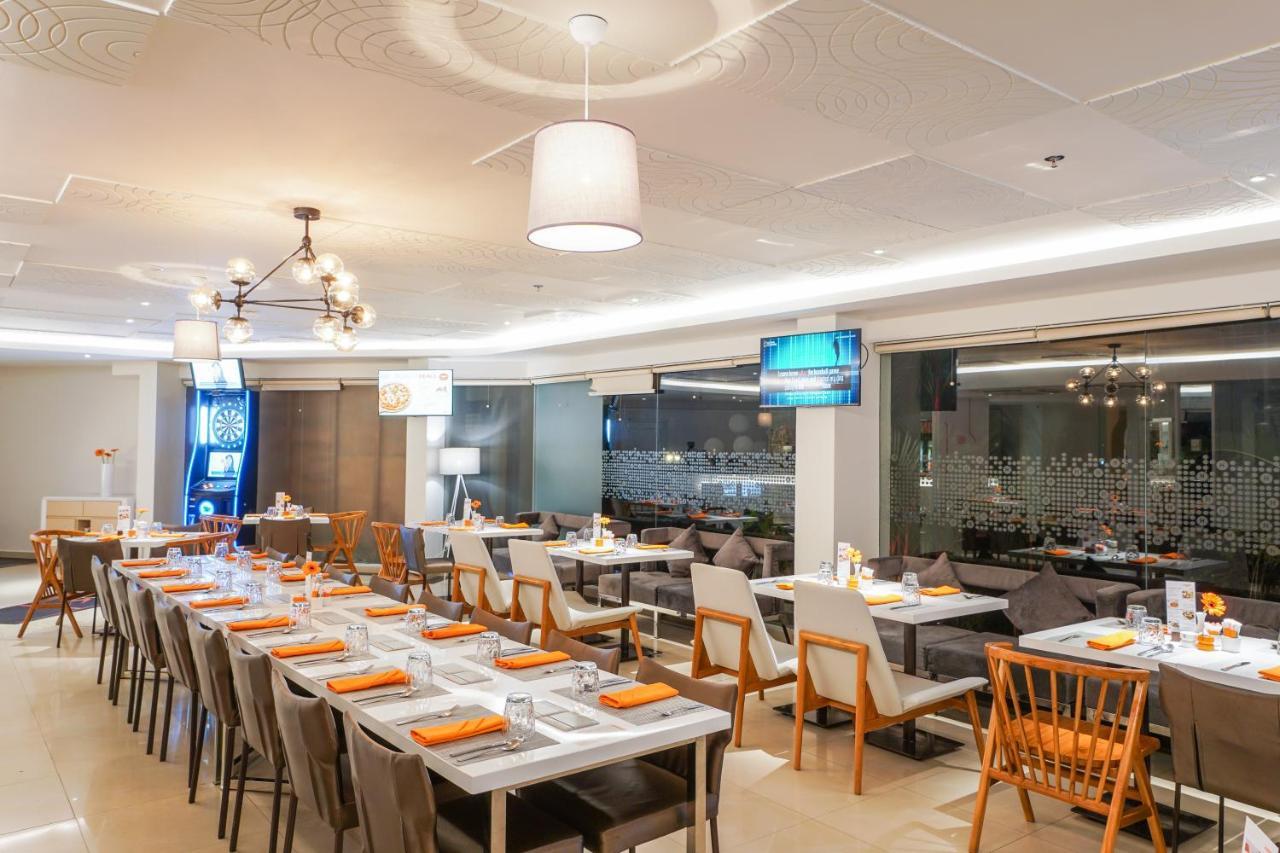 Harris Resort Batam Waterfront Sekupang Екстер'єр фото