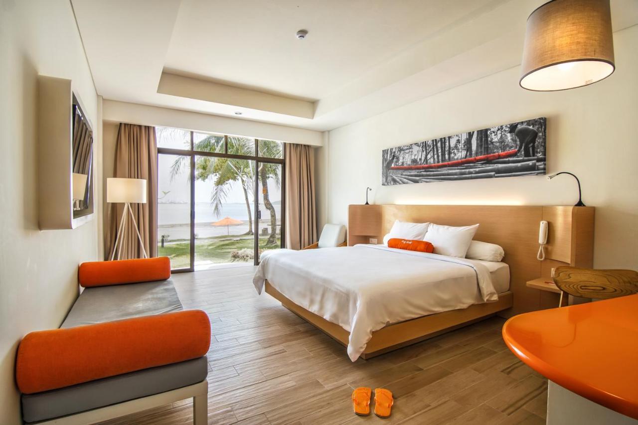 Harris Resort Batam Waterfront Sekupang Екстер'єр фото